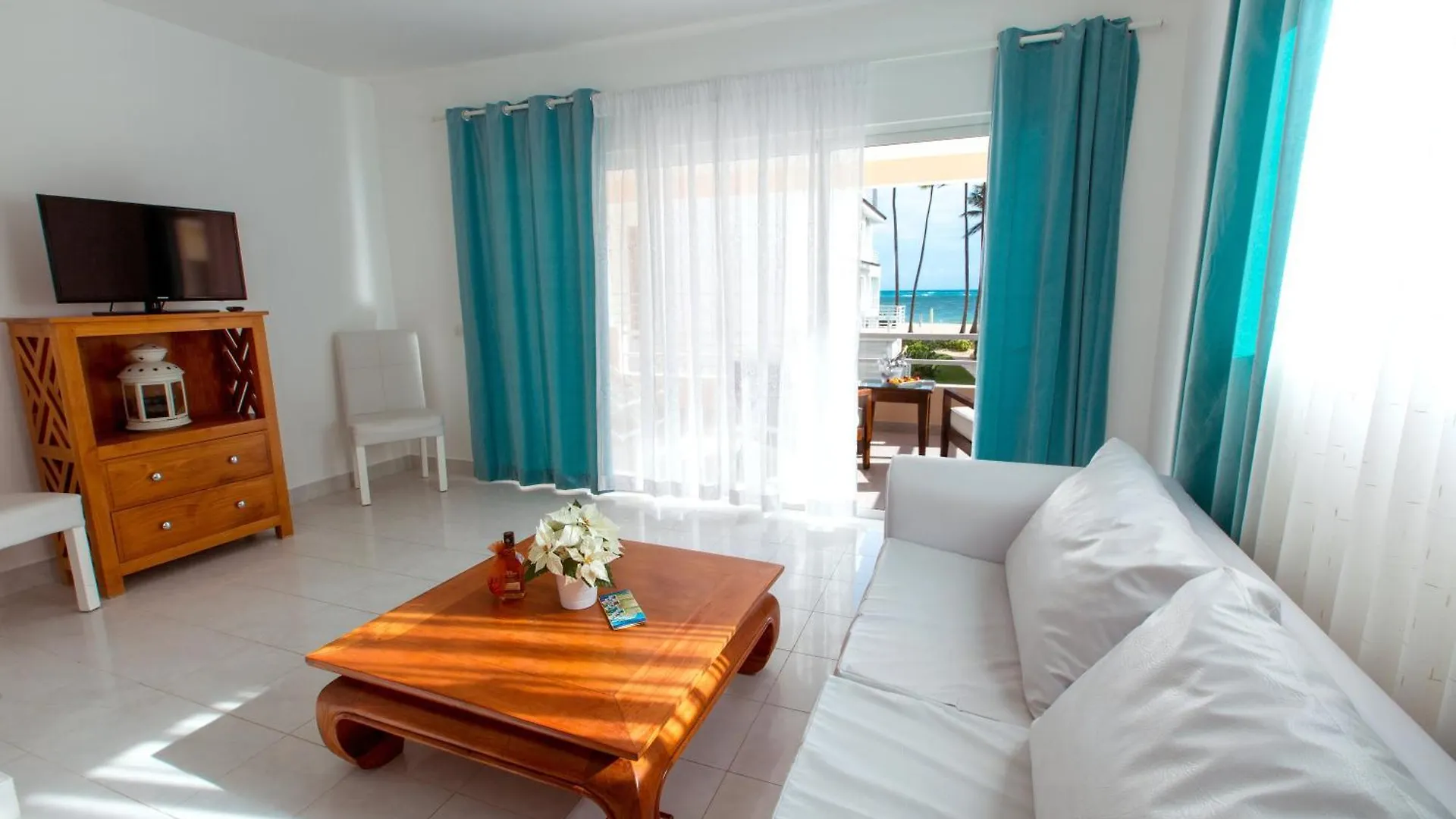 Caribbean Village Playa Los Corales プンタ・カナ アパートホテル