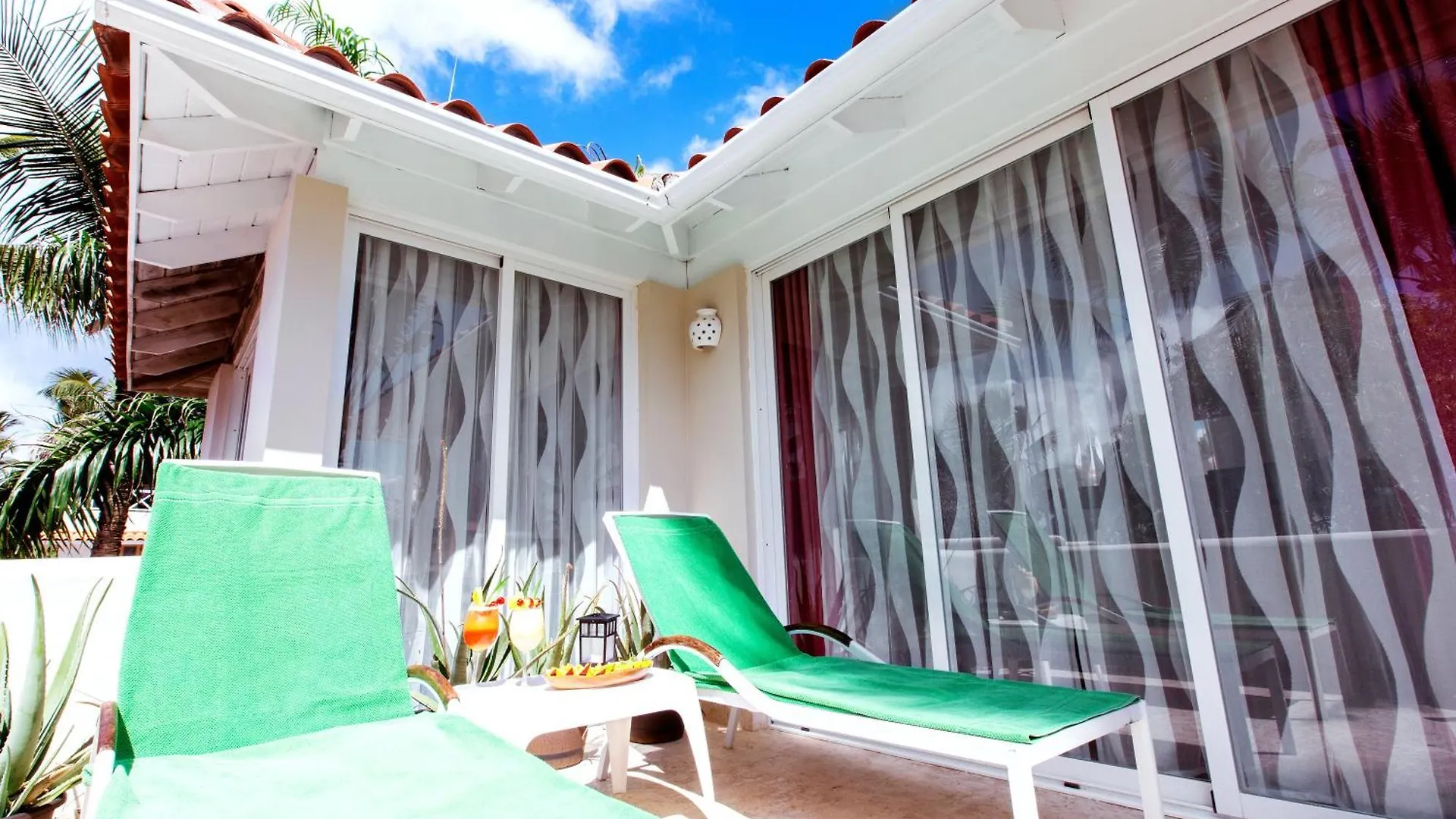 アパートホテル Caribbean Village Playa Los Corales プンタ・カナ